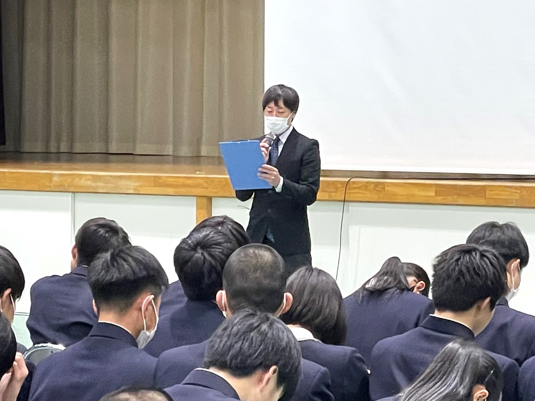 令和6年3月16日（土）、茂木高校で行われた「課題研究発表会」で、看護学部の荻原講師が指導助言者として参加しました。