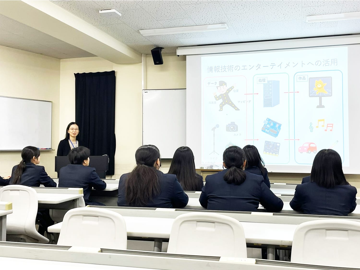 2024年11月5日（火）、茨城県立那珂高校普通科1年生の理系希望者（40名）が、大学見学に訪れました。