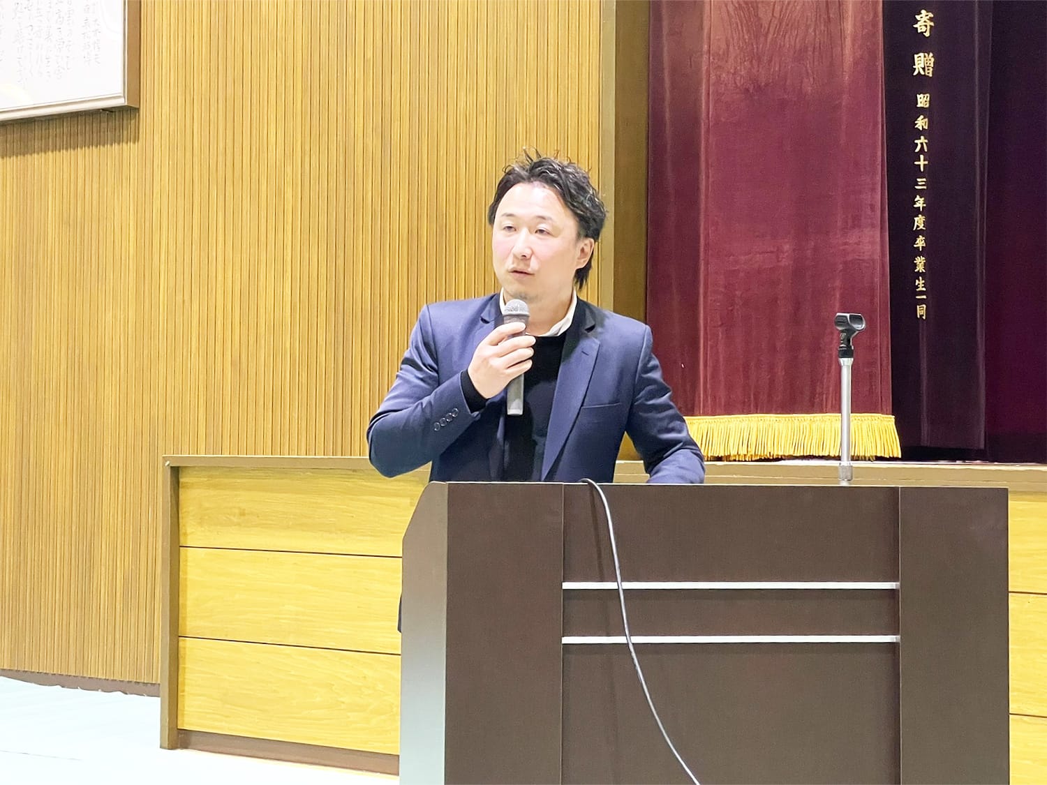 2025年2月27日（木）、今市高校の「課題研究発表会」で、工学部建築土木分野の大野隆司准教授が講評を行いました。