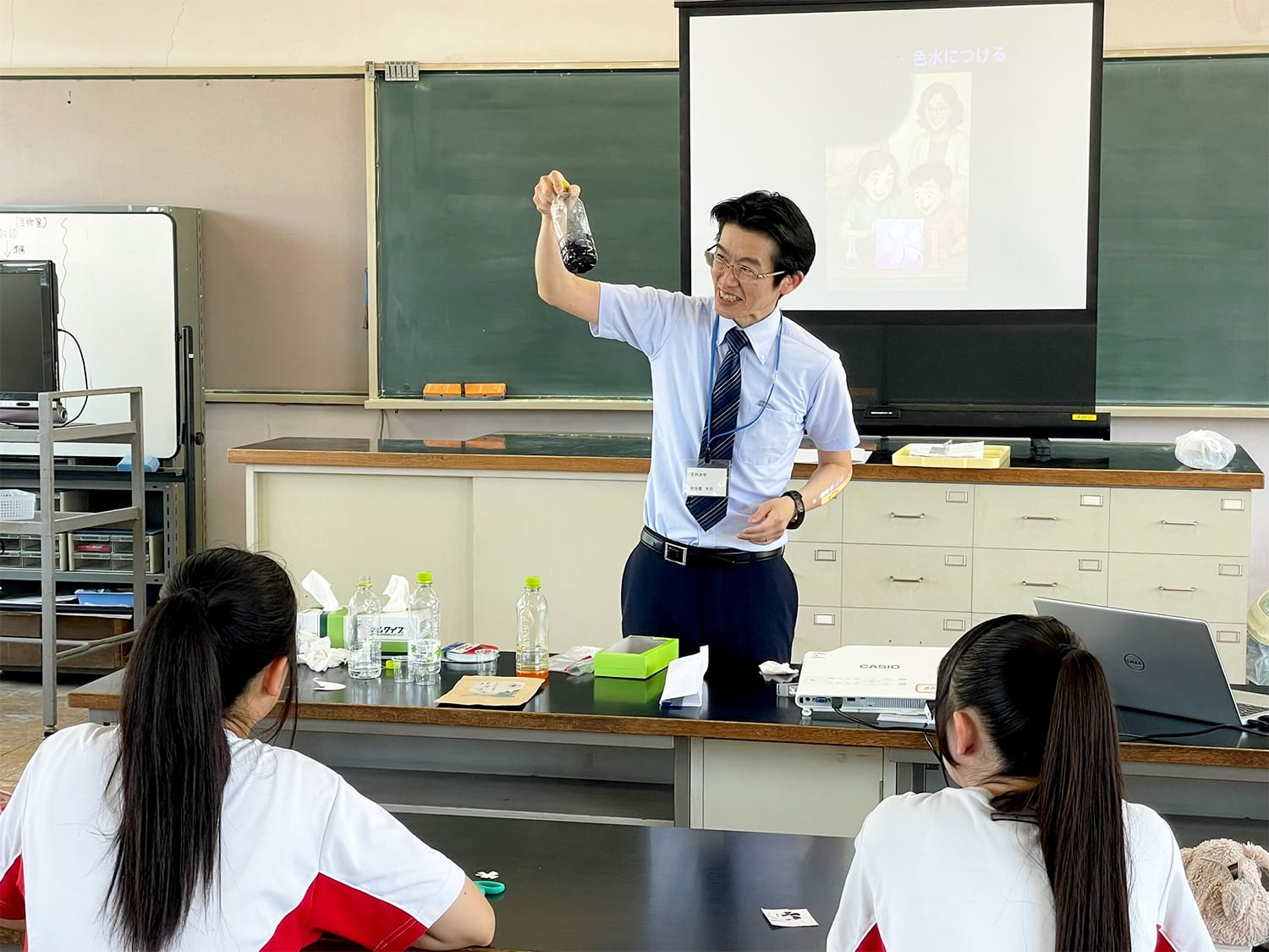 2025年6月17日（火）、栃木県立佐野東高校の「一日大学」で、共通教育センターの加治屋大介教授が講義を行いました。