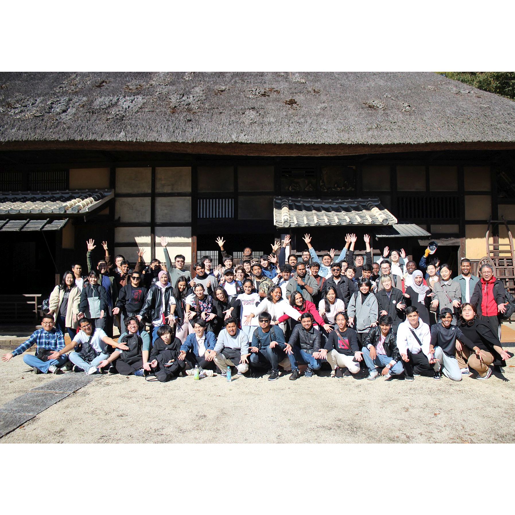 国際交流バスツアーを実施しました